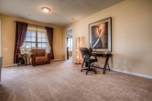Experience the epitome of luxury, conveniently located near SeaWorld Orlando. Discover a dedicated workspace for productivity, adorned with elegant décor that complements the spacious layout.