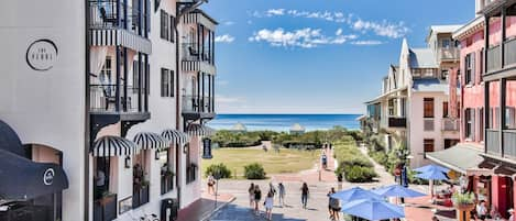 Crown Studio is located on Rosemary Beach's Main St, directly across from The Pearl Hotel. The Condo is a two minute walk to the beach, and has direct access to shopping and dining.