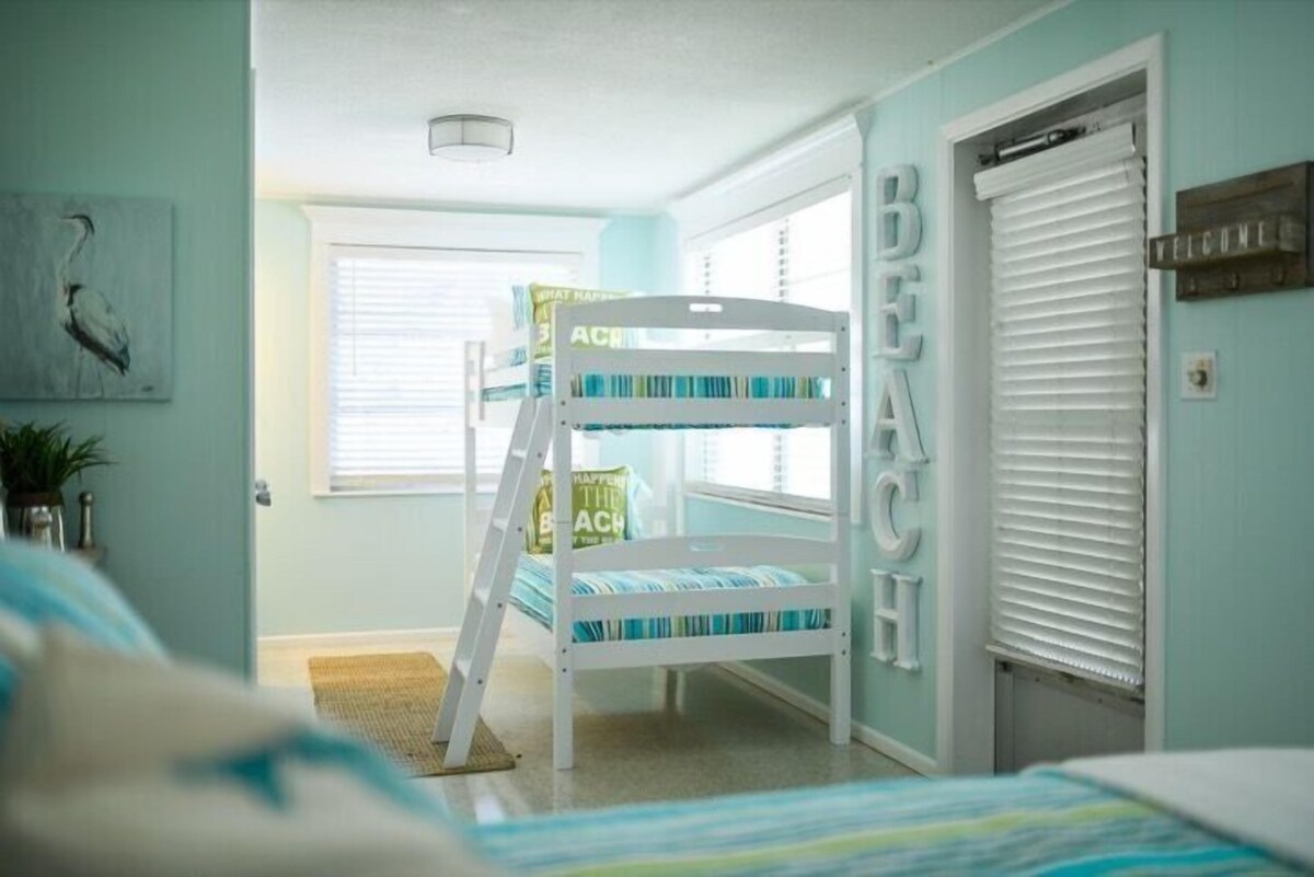 FANTASTIC, RENOVATED 2 BEDROOM HOME STEPS TO BEACH!