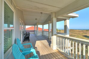 Deck View - Balcony seating with Gulf views