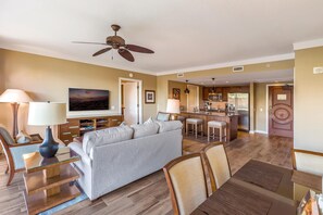 Natural light meets relaxed luxury HKH-746