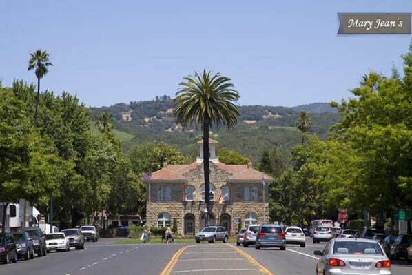 Sonoma City Hall and Plaza