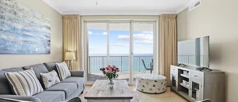 Living Area with Direct Beach and Gulf Views