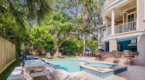 13 Flamingo - Pool Deck