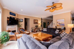 14 Heron - Living Room