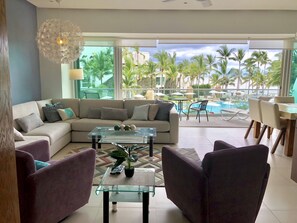 Indoor outdoor living room 