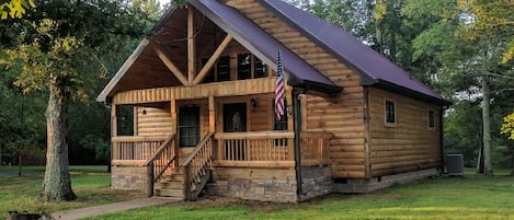 A beautiful log cabin in a peaceful setting new Berea Kentucky.