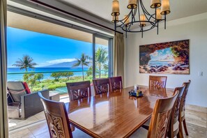 Dine with a view?where every meal meets the sea. HKH-201