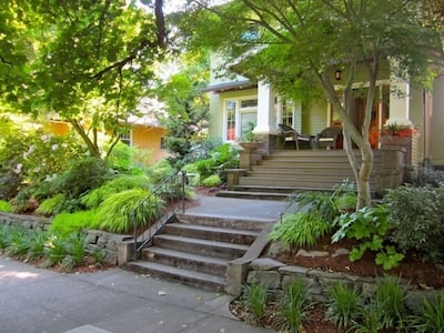 Garden View Hideway In Irvington Neighborhood