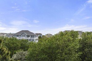 WH549: Pelican Shores | Top Level Deck View