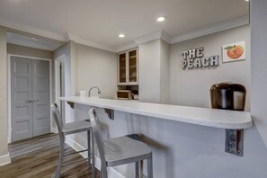 Bar/Workspace