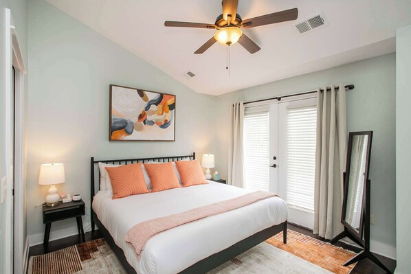 Bedroom 1: King Bed, TV, full en suite Bathroom