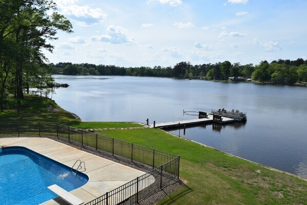 Bayview lives up to its name.  Your private space right on the lake!  