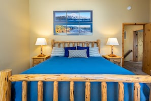 King Ensuite Bedroom - Upstairs