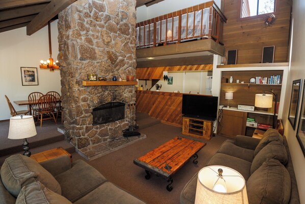 Landrise 7 - Family Room