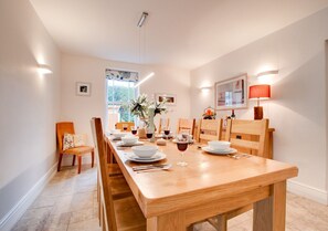 Dining area which comfortably seats 10 people