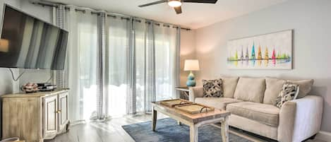 Sarasota Vacation Rental | 2BR | 2BA | 900 Sq Ft | Step-Free Access