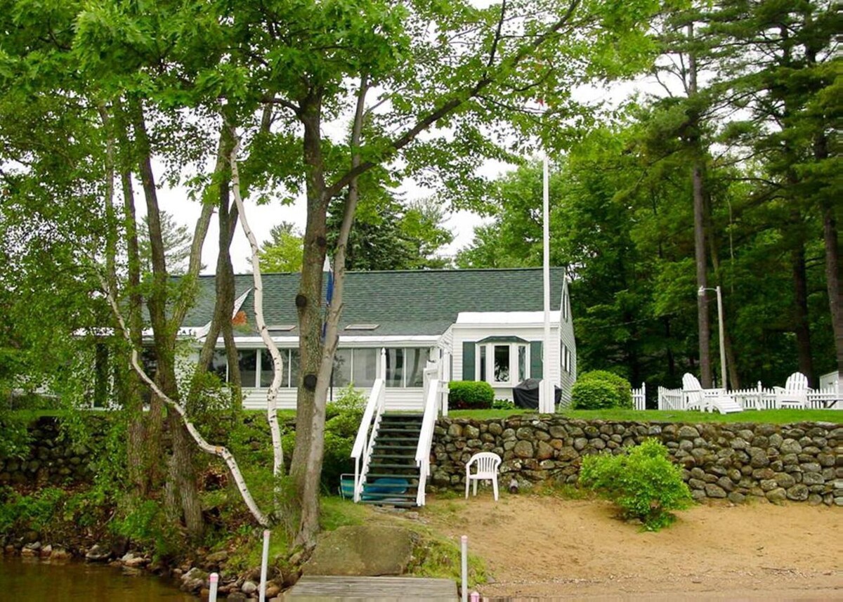 Exquisite waterfront home on Lake Winnisquam
