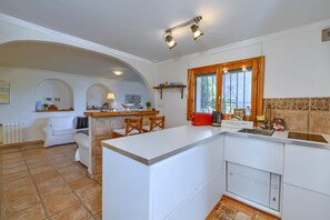 Open kitchen