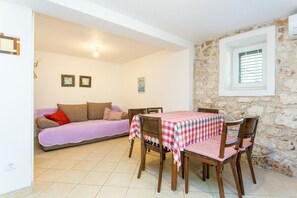 Dining room 1