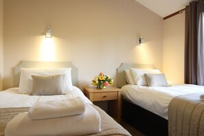 Twin bedroom