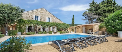 Vue sur piscine
