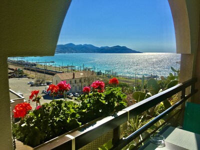 Apartment 2 rooms CANNES, sea view, pool, parking