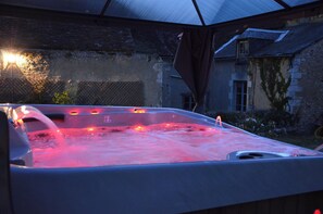 Jacuzzi