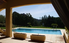 Vue du salon coté piscine