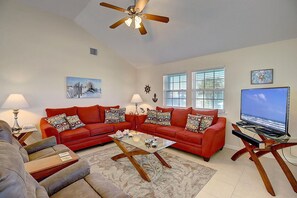 Living Area - Living area with flat screen TV