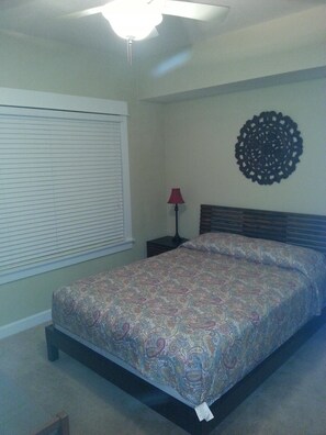 Second bedroom with Queen size bed