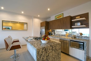 Sparkling, fully-equipped kitchen