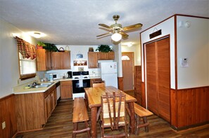 Kitchen & Dining Area