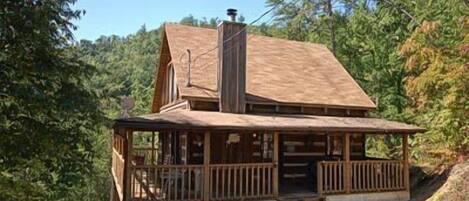 2 Bedroom Log Cabin