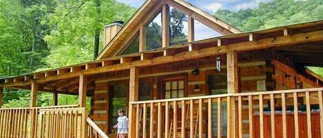 Romantic Log Cabin in Pigeon Forge