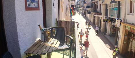 South facing balcony over looking the lovely pedestrianised street of Parellades