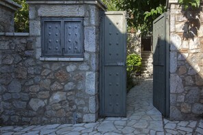 Welcome to Villa Koromilies !