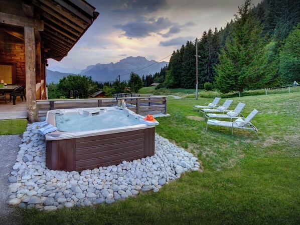 Jacuzzi