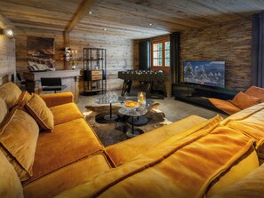 Living room floor -1