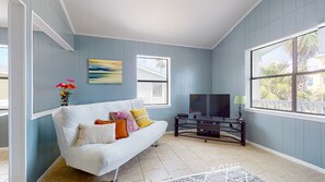 Living Area, 2-Futons