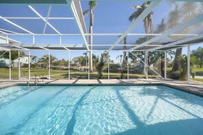 Pool overlooks the canal 