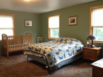 Mount snow New 5br+loft, Hottub, Sports bar, Game room