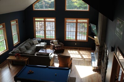 Mount snow New 5br+loft, Hottub, Sports bar, Game room