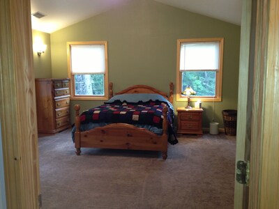 Mount snow New 5br+loft, Hottub, Sports bar, Game room