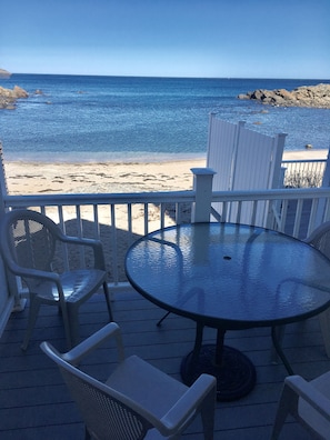 The terrace with amazing views of the Atlantic 