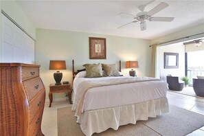 Condo B . King bed 1B/1B
