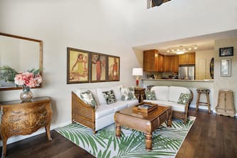 Completely redecorated Aug. 2019 1 block to beach, free wi-fi, parking, and AC