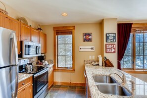 Refrigerator, Room, Indoors, Flooring, Microwave