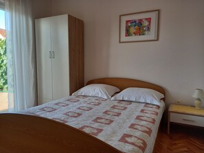 Schlafzimmer 2