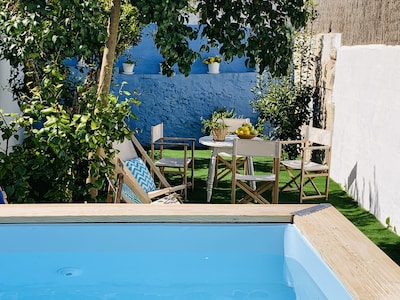 LOVELY VILLAGE HOUSE WHITE LITTLE POOL 10KM AWAY FROM THE BEACH WITH WIFI